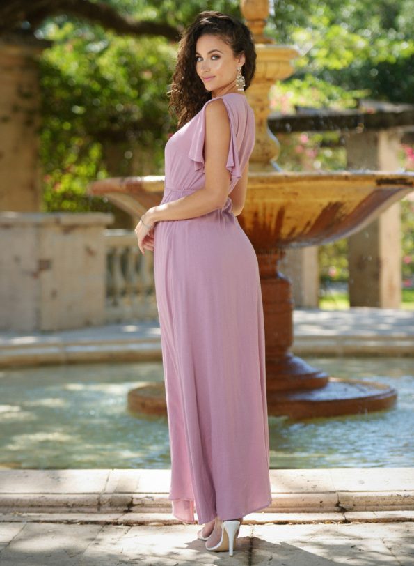 Lady_Black_Tie_042352__36800.1652970158.1280.1280