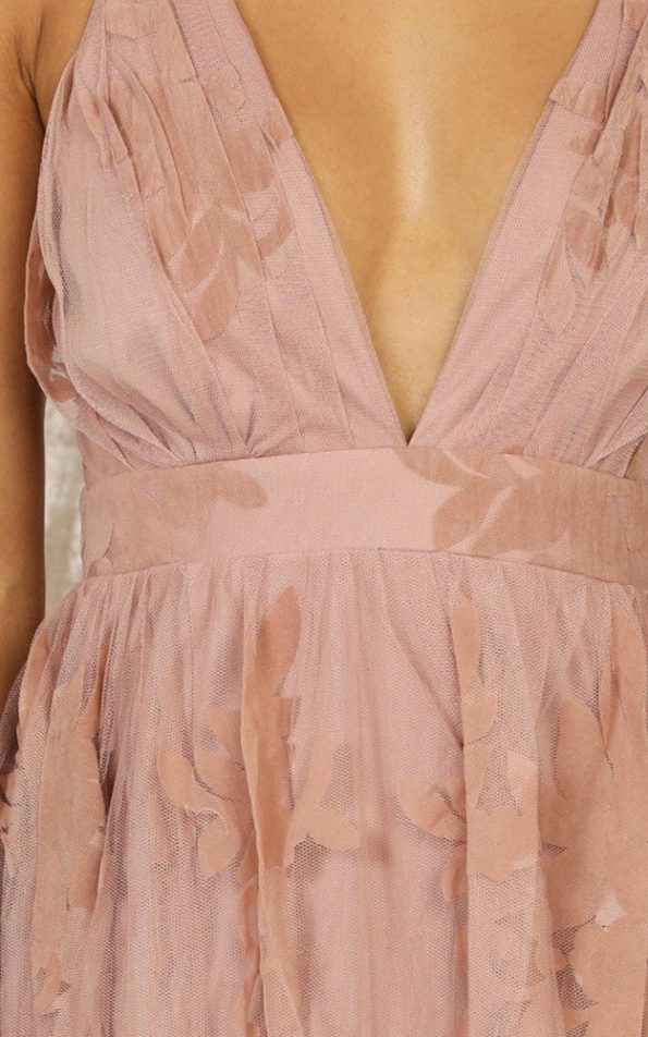 closeup-promenade-dress__54550.1579130469.1280.1280